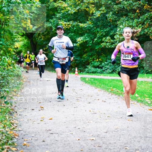 12.10.2025 - Bramfelder Halbmarathon 2025 Dr. Thomas Lammeyer http://msf.ph/oto/9347729 12.10.2025 10:24:49 Laufen 2681, 2641 meine-sportfotos.de