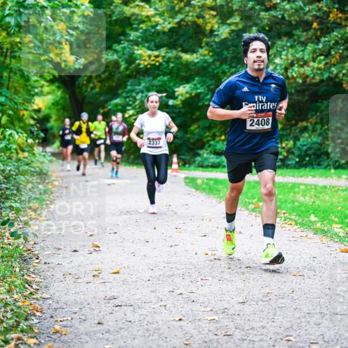 12.10.2025 - Bramfelder Halbmarathon 2025 Dr. Thomas Lammeyer http://msf.ph/oto/9347747 12.10.2025 10:24:52 Laufen 2337, 2408 meine-sportfotos.de