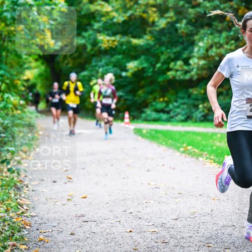 12.10.2025 - Bramfelder Halbmarathon 2025 Dr. Thomas Lammeyer http://msf.ph/oto/9347763 12.10.2025 10:24:54 Laufen 2337 meine-sportfotos.de