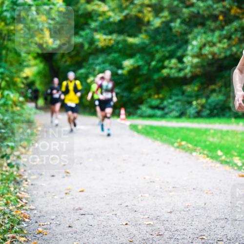 12.10.2025 - Bramfelder Halbmarathon 2025 Dr. Thomas Lammeyer http://msf.ph/oto/9347765 12.10.2025 10:24:55 Laufen 2337 meine-sportfotos.de