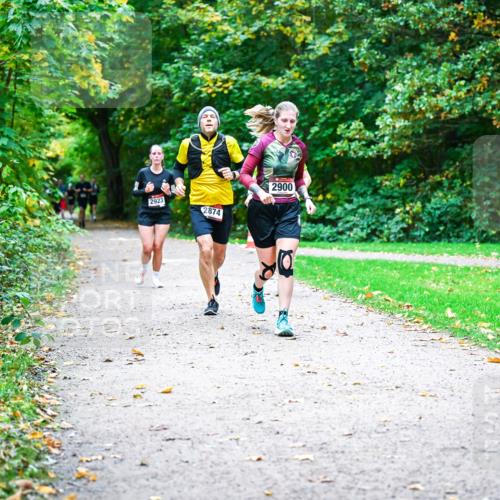 12.10.2025 - Bramfelder Halbmarathon 2025 Dr. Thomas Lammeyer http://msf.ph/oto/9347783 12.10.2025 10:24:58 Laufen 2923, 2874, 2900 meine-sportfotos.de