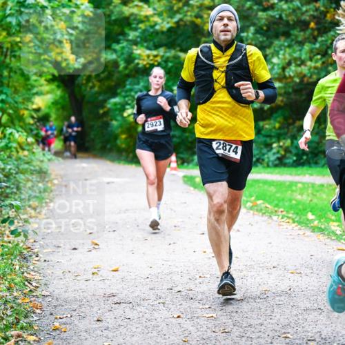 12.10.2025 - Bramfelder Halbmarathon 2025 Dr. Thomas Lammeyer http://msf.ph/oto/9347798 12.10.2025 10:25:00 Laufen 2923, 2874, 2900 meine-sportfotos.de