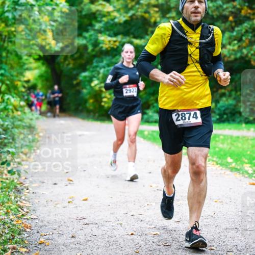 12.10.2025 - Bramfelder Halbmarathon 2025 Dr. Thomas Lammeyer http://msf.ph/oto/9347801 12.10.2025 10:25:00 Laufen 2923, 2874, 2 meine-sportfotos.de