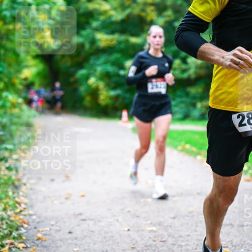 12.10.2025 - Bramfelder Halbmarathon 2025 Dr. Thomas Lammeyer http://msf.ph/oto/9347803 12.10.2025 10:25:01 Laufen 2874 meine-sportfotos.de