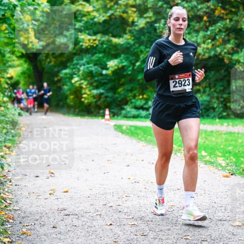 12.10.2025 - Bramfelder Halbmarathon 2025 Dr. Thomas Lammeyer http://msf.ph/oto/9347805 12.10.2025 10:25:01 Laufen 2923 meine-sportfotos.de