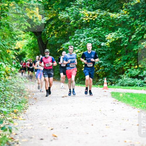 12.10.2025 - Bramfelder Halbmarathon 2025 Dr. Thomas Lammeyer http://msf.ph/oto/9347809 12.10.2025 10:25:07 Laufen 283, 2687, 2628, 2691 meine-sportfotos.de