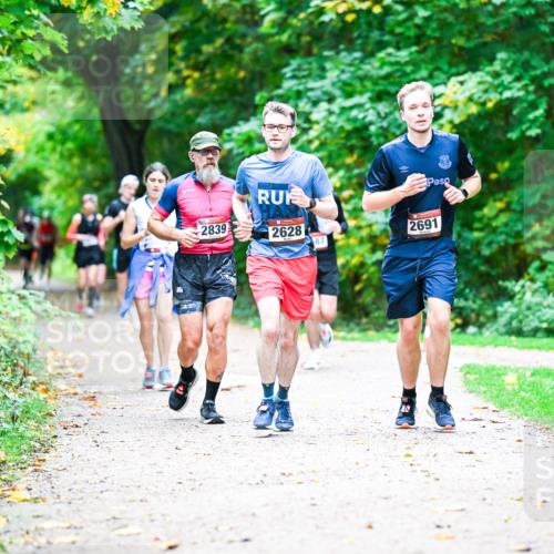 12.10.2025 - Bramfelder Halbmarathon 2025 Dr. Thomas Lammeyer http://msf.ph/oto/9347823 12.10.2025 10:25:09 Laufen 2839, 2024, 2628, 2691, 87 meine-sportfotos.de