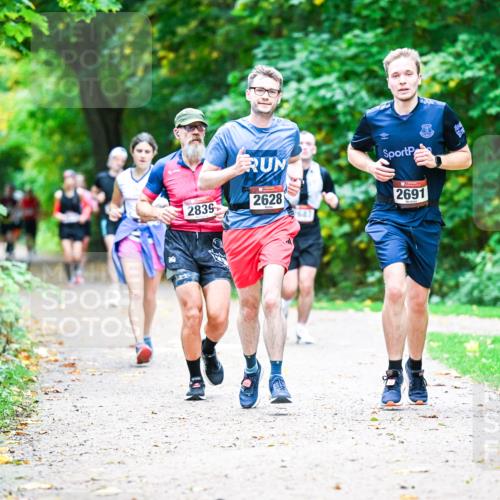 12.10.2025 - Bramfelder Halbmarathon 2025 Dr. Thomas Lammeyer http://msf.ph/oto/9347826 12.10.2025 10:25:09 Laufen 2839, 2628, 3647, 2691 meine-sportfotos.de