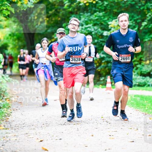 12.10.2025 - Bramfelder Halbmarathon 2025 Dr. Thomas Lammeyer http://msf.ph/oto/9347831 12.10.2025 10:25:10 Laufen 2024, 2628, 2687, 2691 meine-sportfotos.de