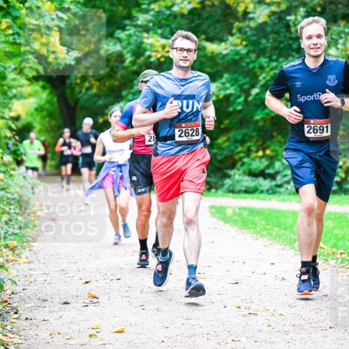 12.10.2025 - Bramfelder Halbmarathon 2025 Dr. Thomas Lammeyer http://msf.ph/oto/9347843 12.10.2025 10:25:12 Laufen 2024, 28, 2628, 2691 meine-sportfotos.de