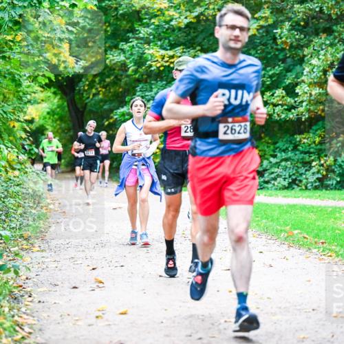 12.10.2025 - Bramfelder Halbmarathon 2025 Dr. Thomas Lammeyer http://msf.ph/oto/9347847 12.10.2025 10:25:13 Laufen 2272, 2691, 28, 2628 meine-sportfotos.de