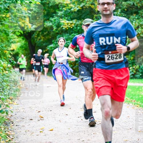 12.10.2025 - Bramfelder Halbmarathon 2025 Dr. Thomas Lammeyer http://msf.ph/oto/9347850 12.10.2025 10:25:13 Laufen 2628 meine-sportfotos.de