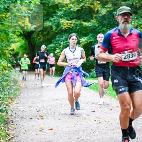 12.10.2025 - Bramfelder Halbmarathon 2025 Dr. Thomas Lammeyer http://msf.ph/oto/9347854 12.10.2025 10:25:14 Laufen 260, 2839 meine-sportfotos.de