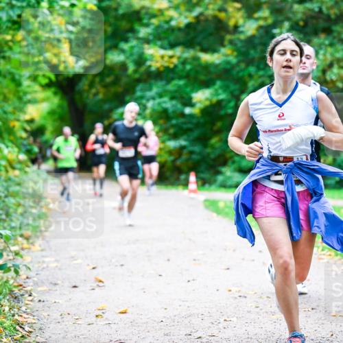 12.10.2025 - Bramfelder Halbmarathon 2025 Dr. Thomas Lammeyer http://msf.ph/oto/9347863 12.10.2025 10:25:15 Laufen 76 meine-sportfotos.de