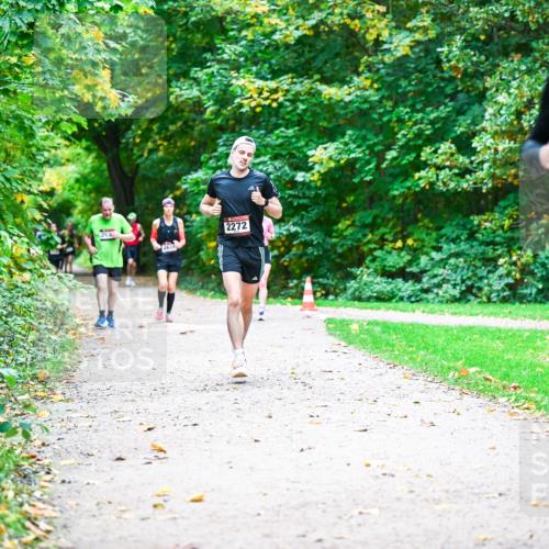 12.10.2025 - Bramfelder Halbmarathon 2025 Dr. Thomas Lammeyer http://msf.ph/oto/9347866 12.10.2025 10:25:16 Laufen 253, 2272, 2 meine-sportfotos.de