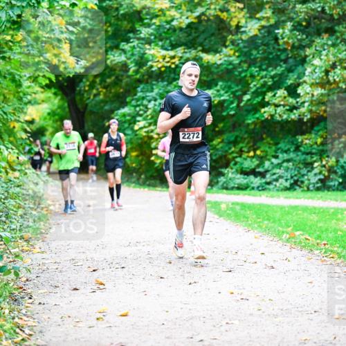 12.10.2025 - Bramfelder Halbmarathon 2025 Dr. Thomas Lammeyer http://msf.ph/oto/9347874 12.10.2025 10:25:17 Laufen 2272 meine-sportfotos.de