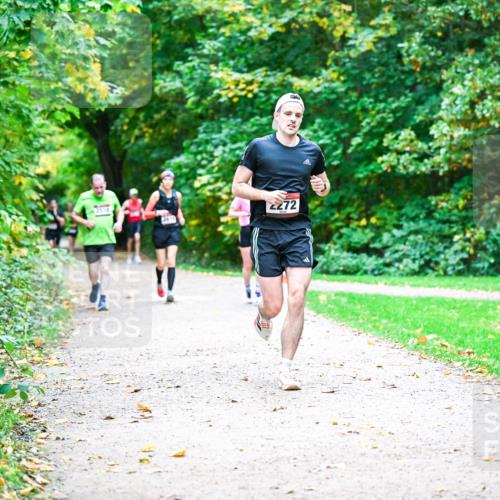 12.10.2025 - Bramfelder Halbmarathon 2025 Dr. Thomas Lammeyer http://msf.ph/oto/9347875 12.10.2025 10:25:17 Laufen 2272 meine-sportfotos.de