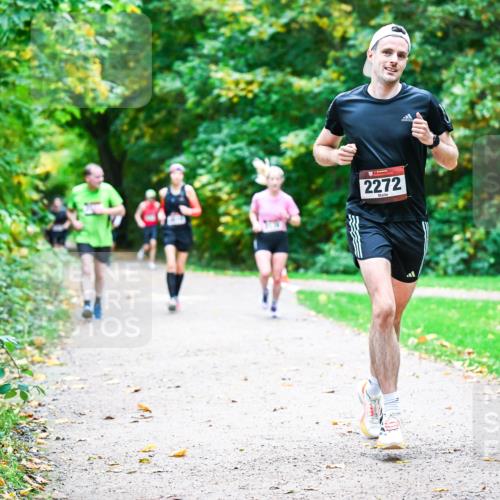 12.10.2025 - Bramfelder Halbmarathon 2025 Dr. Thomas Lammeyer http://msf.ph/oto/9347882 12.10.2025 10:25:18 Laufen 2272 meine-sportfotos.de
