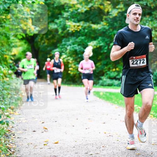 12.10.2025 - Bramfelder Halbmarathon 2025 Dr. Thomas Lammeyer http://msf.ph/oto/9347884 12.10.2025 10:25:18 Laufen 2272 meine-sportfotos.de