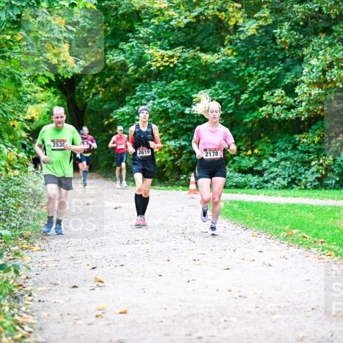 12.10.2025 - Bramfelder Halbmarathon 2025 Dr. Thomas Lammeyer http://msf.ph/oto/9347889 12.10.2025 10:25:19 Laufen 253, 2619, 2178 meine-sportfotos.de