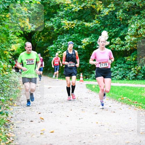 12.10.2025 - Bramfelder Halbmarathon 2025 Dr. Thomas Lammeyer http://msf.ph/oto/9347895 12.10.2025 10:25:20 Laufen 2538, 2619, 2178 meine-sportfotos.de