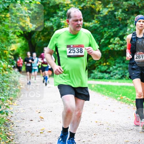 12.10.2025 - Bramfelder Halbmarathon 2025 Dr. Thomas Lammeyer http://msf.ph/oto/9347913 12.10.2025 10:25:23 Laufen 2538, 2619 meine-sportfotos.de
