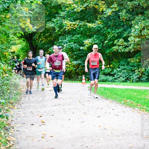 12.10.2025 - Bramfelder Halbmarathon 2025 Dr. Thomas Lammeyer http://msf.ph/oto/9347920 12.10.2025 10:25:25 Laufen 2848, 2330, 2175, 2190, 2314 meine-sportfotos.de