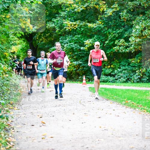 12.10.2025 - Bramfelder Halbmarathon 2025 Dr. Thomas Lammeyer http://msf.ph/oto/9347921 12.10.2025 10:25:25 Laufen 2848, 75, 2330, 2190, 2314 meine-sportfotos.de