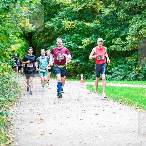 12.10.2025 - Bramfelder Halbmarathon 2025 Dr. Thomas Lammeyer http://msf.ph/oto/9347924 12.10.2025 10:25:25 Laufen 2848, 2330, 2190, 2314 meine-sportfotos.de