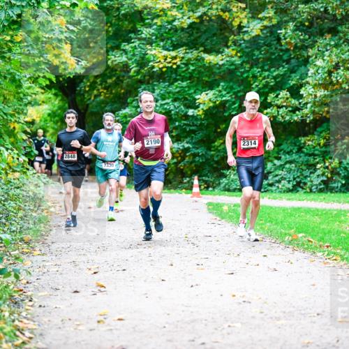 12.10.2025 - Bramfelder Halbmarathon 2025 Dr. Thomas Lammeyer http://msf.ph/oto/9347926 12.10.2025 10:25:26 Laufen 2190, 2848, 2330, 75, 2314 meine-sportfotos.de