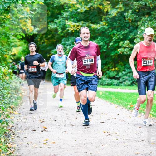 12.10.2025 - Bramfelder Halbmarathon 2025 Dr. Thomas Lammeyer http://msf.ph/oto/9347936 12.10.2025 10:25:27 Laufen 2190, 2848, 2330, 2314 meine-sportfotos.de