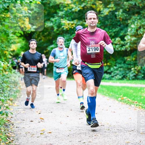 12.10.2025 - Bramfelder Halbmarathon 2025 Dr. Thomas Lammeyer http://msf.ph/oto/9347940 12.10.2025 10:25:28 Laufen 2848, 2330, 2, 2190, 2314 meine-sportfotos.de