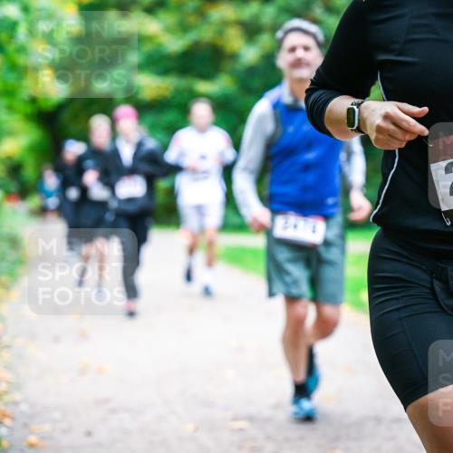 12.10.2025 - Bramfelder Halbmarathon 2025 Dr. Thomas Lammeyer http://msf.ph/oto/9347991 12.10.2025 10:25:41 Laufen 34, 2493 meine-sportfotos.de