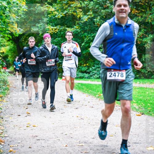 12.10.2025 - Bramfelder Halbmarathon 2025 Dr. Thomas Lammeyer http://msf.ph/oto/9347992 12.10.2025 10:25:41 Laufen 2853, 2629, 2768, 2478 meine-sportfotos.de