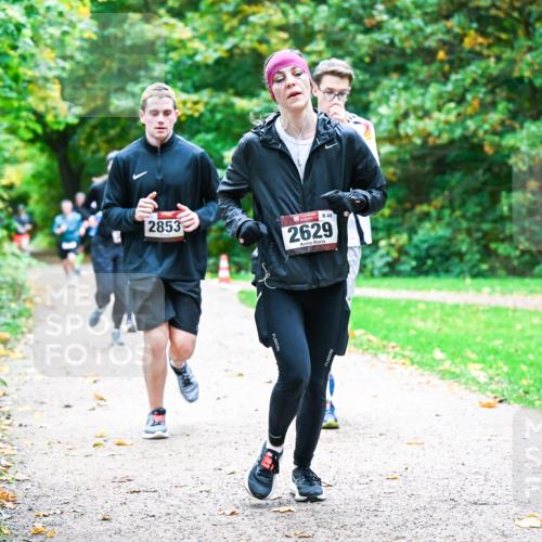 12.10.2025 - Bramfelder Halbmarathon 2025 Dr. Thomas Lammeyer http://msf.ph/oto/9348004 12.10.2025 10:25:42 Laufen 2853, 49, 2629 meine-sportfotos.de