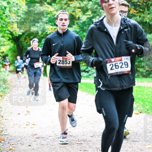 12.10.2025 - Bramfelder Halbmarathon 2025 Dr. Thomas Lammeyer http://msf.ph/oto/9348008 12.10.2025 10:25:43 Laufen 92, 2853, 2629 meine-sportfotos.de