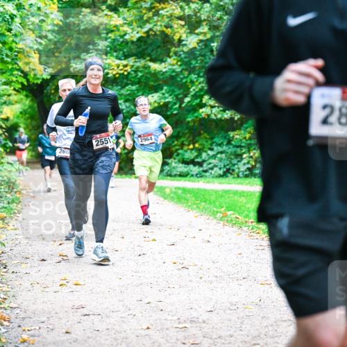 12.10.2025 - Bramfelder Halbmarathon 2025 Dr. Thomas Lammeyer http://msf.ph/oto/9348015 12.10.2025 10:25:44 Laufen 266, 2551, 2964, 2853 meine-sportfotos.de