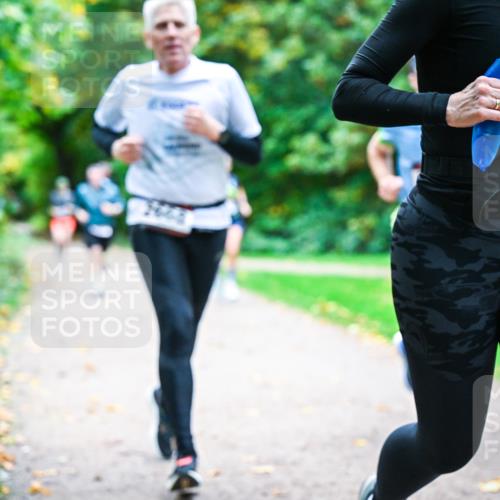 12.10.2025 - Bramfelder Halbmarathon 2025 Dr. Thomas Lammeyer http://msf.ph/oto/9348029 12.10.2025 10:25:46 Laufen 34, 2551, 5 meine-sportfotos.de