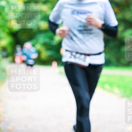 12.10.2025 - Bramfelder Halbmarathon 2025 Dr. Thomas Lammeyer http://msf.ph/oto/9348033 12.10.2025 10:25:47 Laufen  meine-sportfotos.de