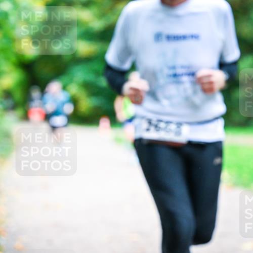 12.10.2025 - Bramfelder Halbmarathon 2025 Dr. Thomas Lammeyer http://msf.ph/oto/9348034 12.10.2025 10:25:47 Laufen  meine-sportfotos.de
