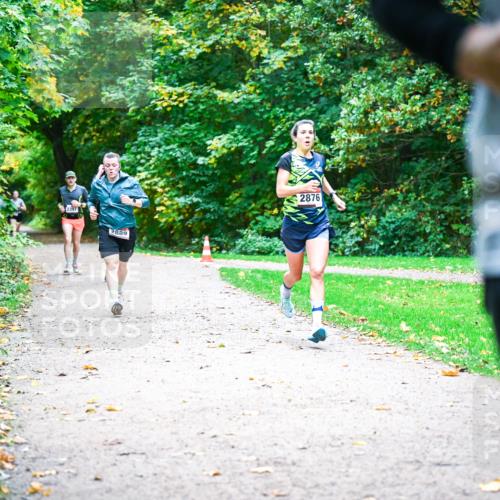 12.10.2025 - Bramfelder Halbmarathon 2025 Dr. Thomas Lammeyer http://msf.ph/oto/9348035 12.10.2025 10:25:48 Laufen 2397, 2889, 2876, 26 meine-sportfotos.de