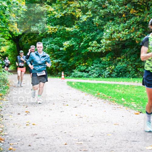 12.10.2025 - Bramfelder Halbmarathon 2025 Dr. Thomas Lammeyer http://msf.ph/oto/9348044 12.10.2025 10:25:49 Laufen 2397, 2889, 2876 meine-sportfotos.de