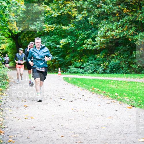 12.10.2025 - Bramfelder Halbmarathon 2025 Dr. Thomas Lammeyer http://msf.ph/oto/9348046 12.10.2025 10:25:49 Laufen 239, 2889, 23 meine-sportfotos.de