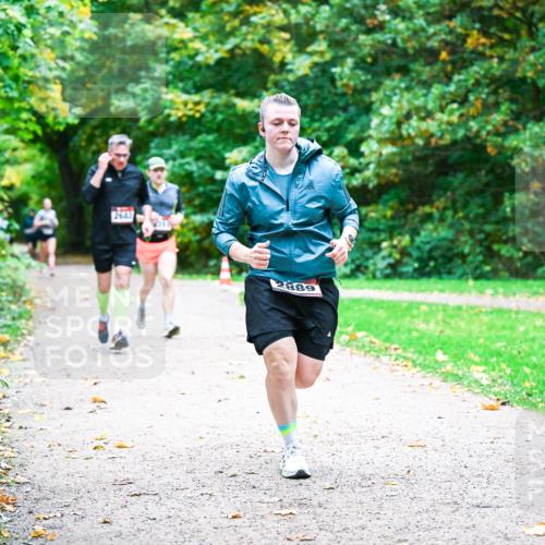 12.10.2025 - Bramfelder Halbmarathon 2025 Dr. Thomas Lammeyer http://msf.ph/oto/9348057 12.10.2025 10:25:51 Laufen 6882, 1998 meine-sportfotos.de