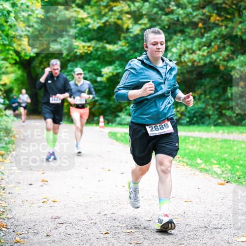 12.10.2025 - Bramfelder Halbmarathon 2025 Dr. Thomas Lammeyer http://msf.ph/oto/9348059 12.10.2025 10:25:51 Laufen 2889 meine-sportfotos.de