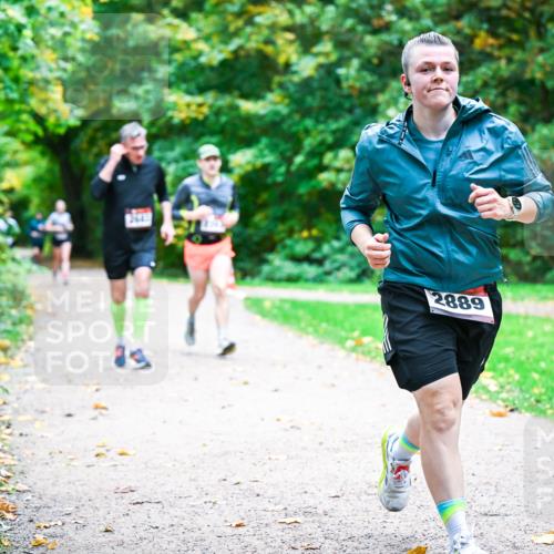 12.10.2025 - Bramfelder Halbmarathon 2025 Dr. Thomas Lammeyer http://msf.ph/oto/9348060 12.10.2025 10:25:51 Laufen 2889 meine-sportfotos.de