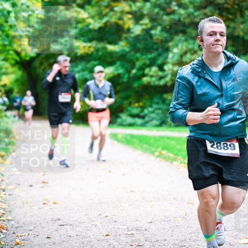 12.10.2025 - Bramfelder Halbmarathon 2025 Dr. Thomas Lammeyer http://msf.ph/oto/9348061 12.10.2025 10:25:52 Laufen 2889 meine-sportfotos.de