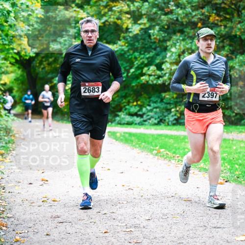 12.10.2025 - Bramfelder Halbmarathon 2025 Dr. Thomas Lammeyer http://msf.ph/oto/9348072 12.10.2025 10:25:53 Laufen 2683, 2397 meine-sportfotos.de