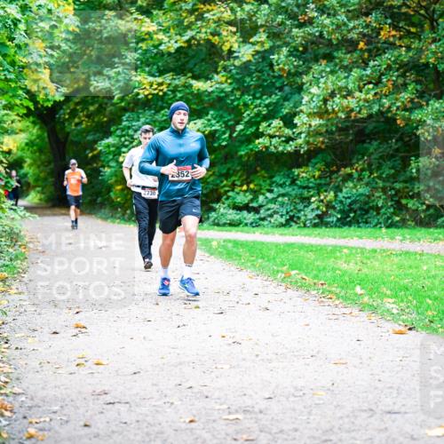 12.10.2025 - Bramfelder Halbmarathon 2025 Dr. Thomas Lammeyer http://msf.ph/oto/9348097 12.10.2025 10:26:02 Laufen 2730, 352 meine-sportfotos.de