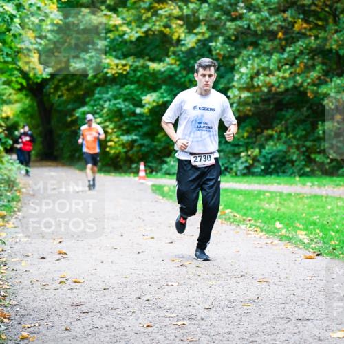 12.10.2025 - Bramfelder Halbmarathon 2025 Dr. Thomas Lammeyer http://msf.ph/oto/9348115 12.10.2025 10:26:04 Laufen 2730 meine-sportfotos.de